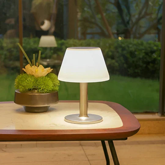 LumaSol - Elegante Solar-Bordlampe