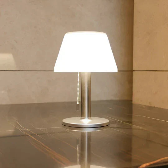 LumaSol - Elegante Solar-Bordlampe