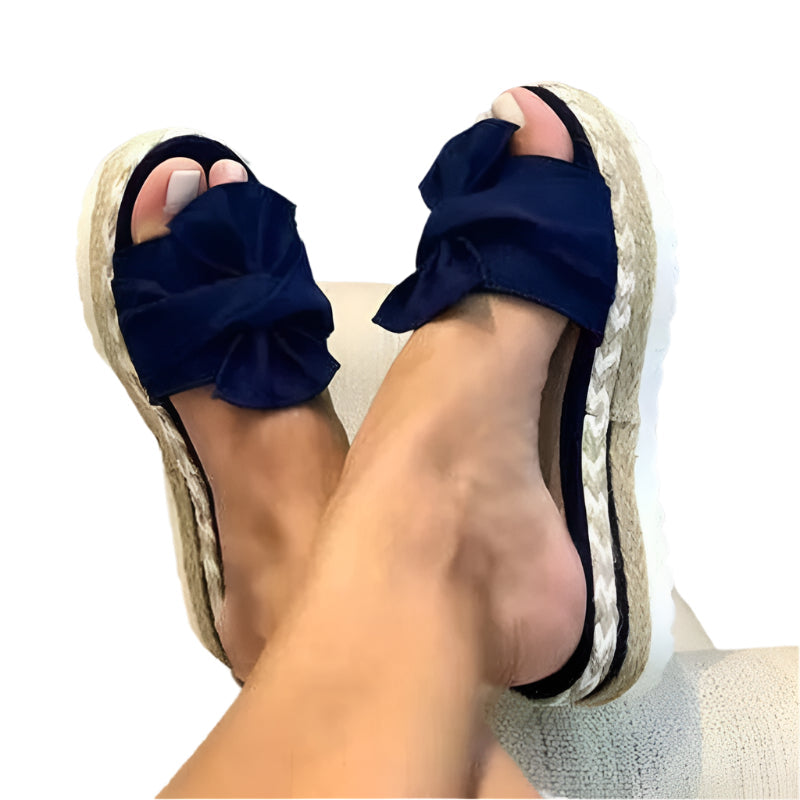 Samantha - Legere Keilsandalen mit Schleifen