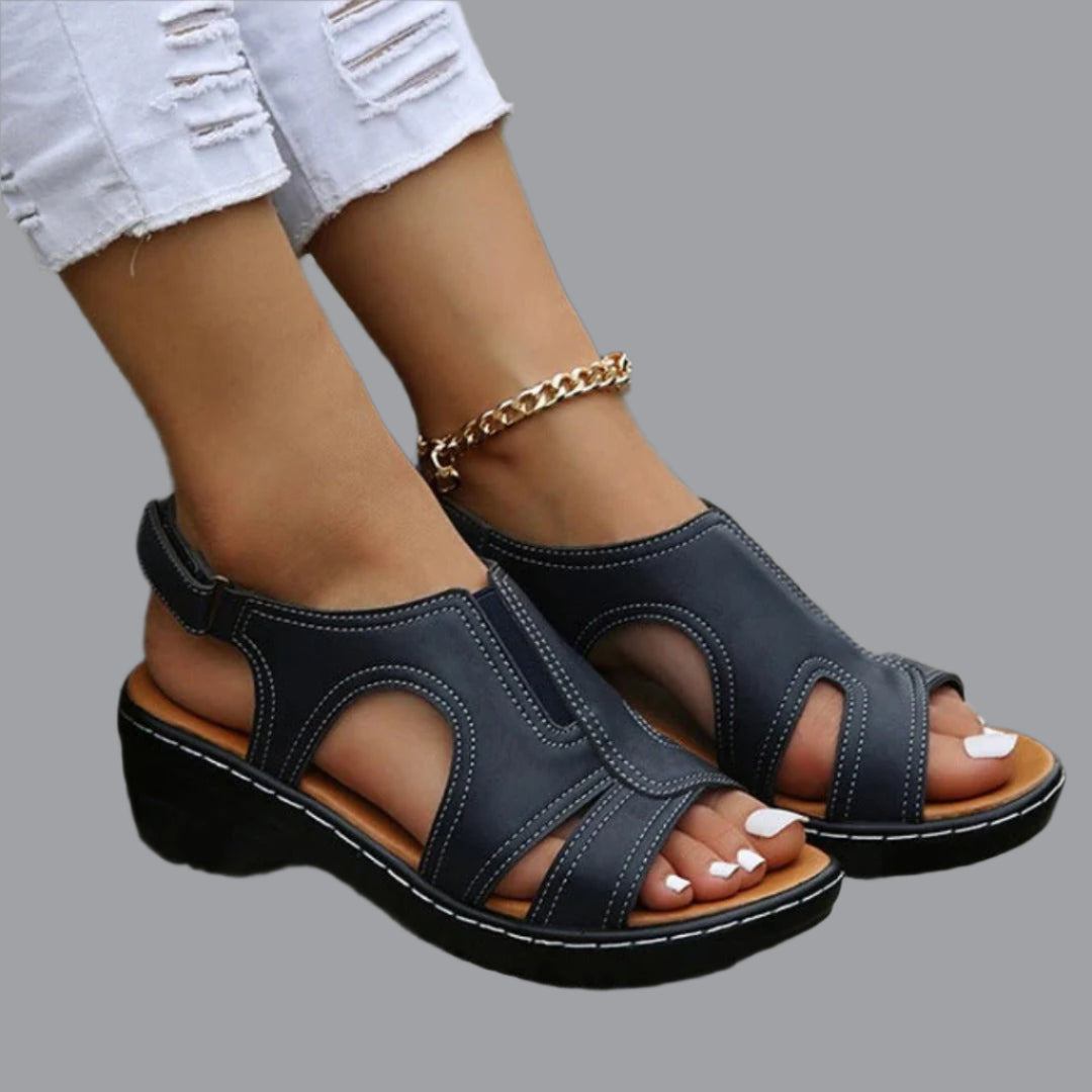 Andie – Offene Sandalen mit Ausschnitten und bequemem Absatz