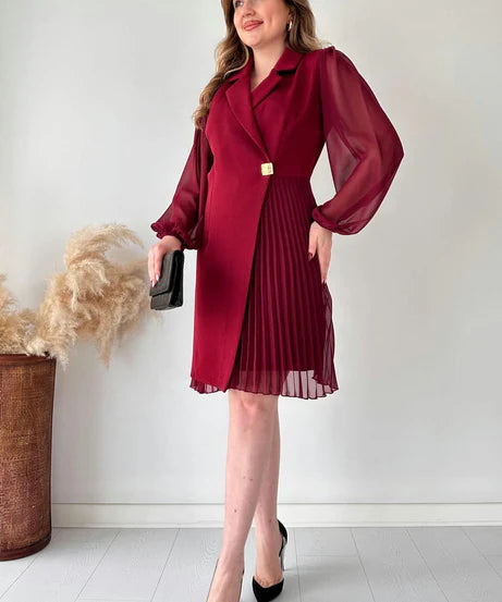 Amalia - Elegantes Plisseekleid mit Puffärmeln in knielanger Länge