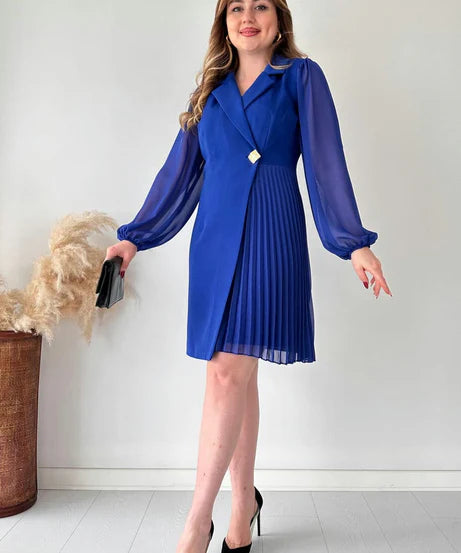 Amalia - Elegantes Plisseekleid mit Puffärmeln in knielanger Länge
