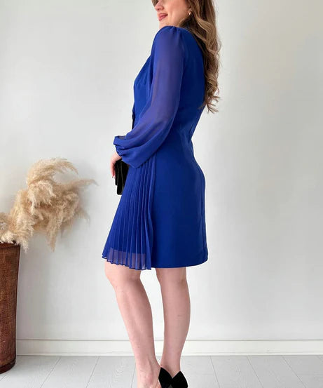 Amalia - Elegantes Plisseekleid mit Puffärmeln in knielanger Länge