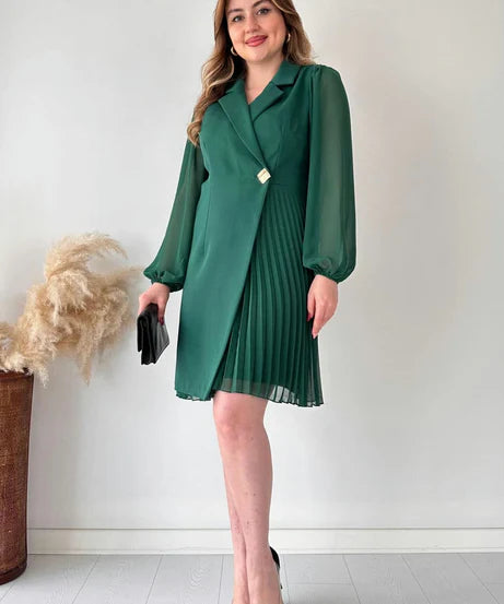 Amalia - Elegantes Plisseekleid mit Puffärmeln in knielanger Länge