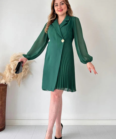 Amalia - Elegantes Plisseekleid mit Puffärmeln in knielanger Länge
