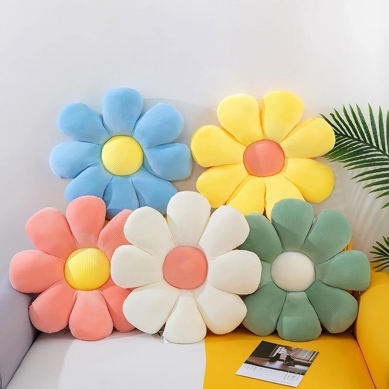 FloraNest | Elegantes blüteninspiriertes Kissen