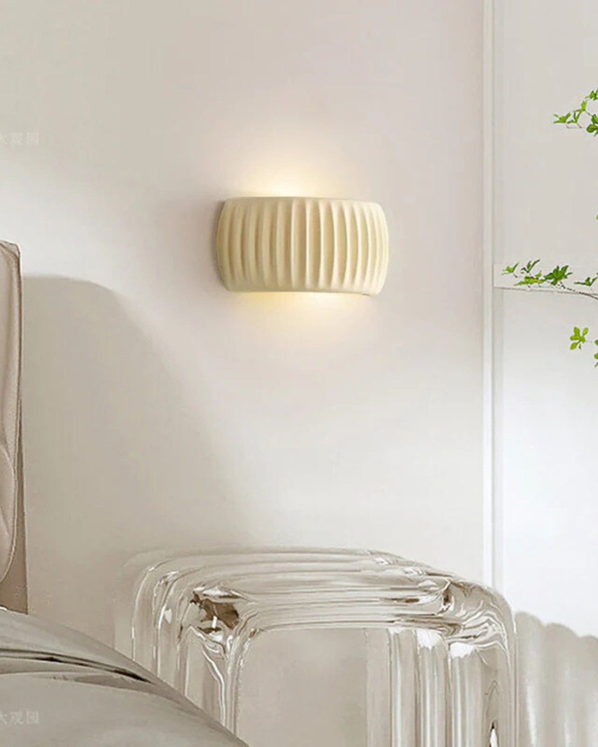 Lumavéa - Elegante Wandleuchte - mit künstlerischer welliger Silhouette
